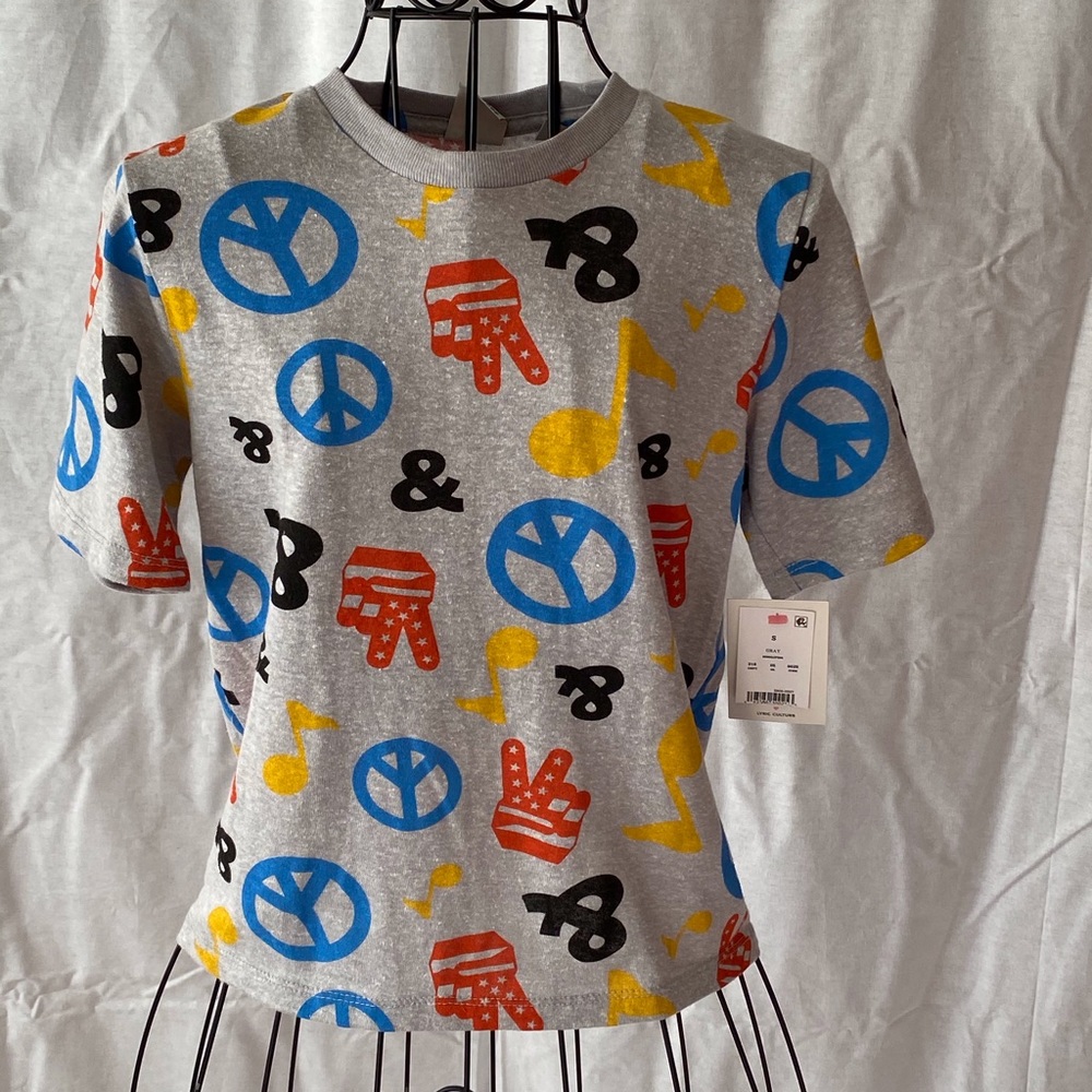 Woman’s short sleeve shirt